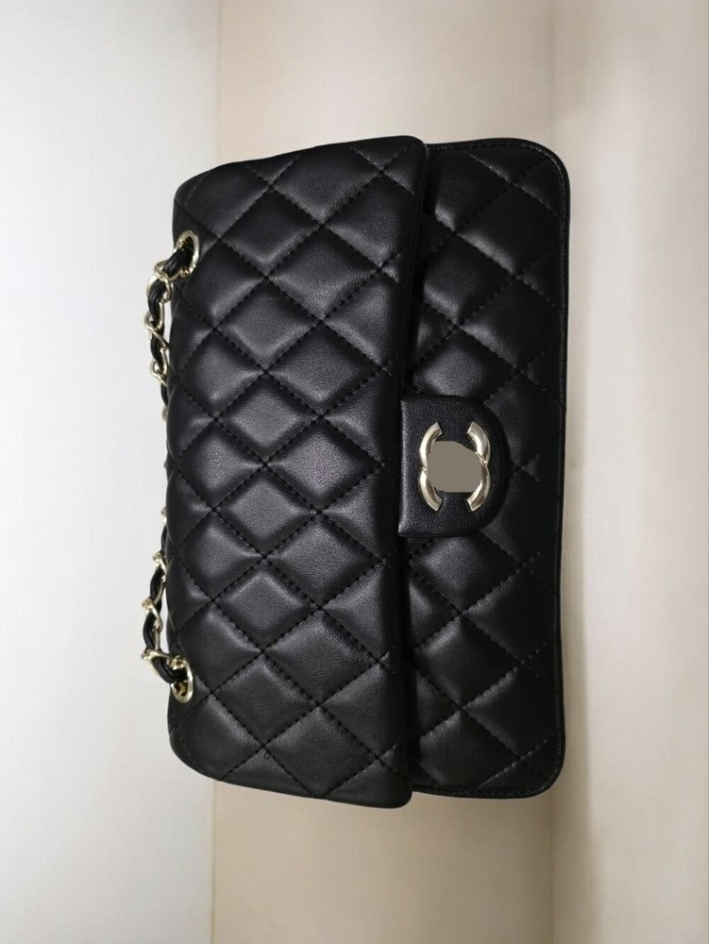 Black Quilted Chain Shoulder Bag - Unbranded